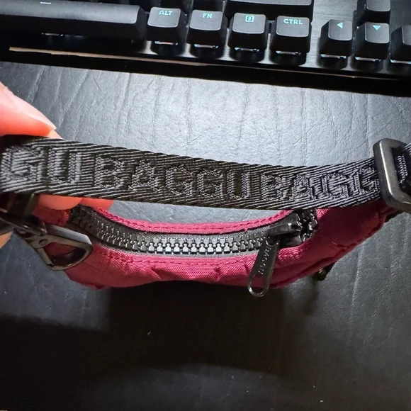 Baggu Crescent Bag Charm in maroon - Picture 3 of 3